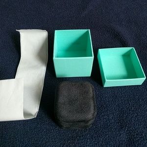 Tiffany & co. ring case + gift box